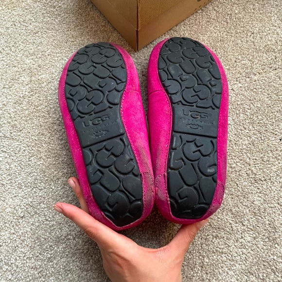 Ugg Mocassin Slippers - Picture 6 of 9